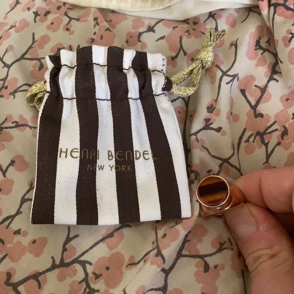 Looking to sell a Henri bendel fashion ring